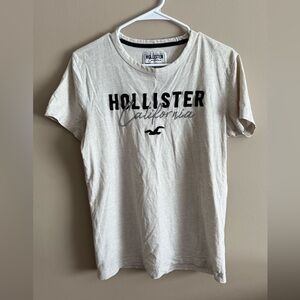 Hollister Men's Cream Graphic Short Sleeve T-shirt, Size XS